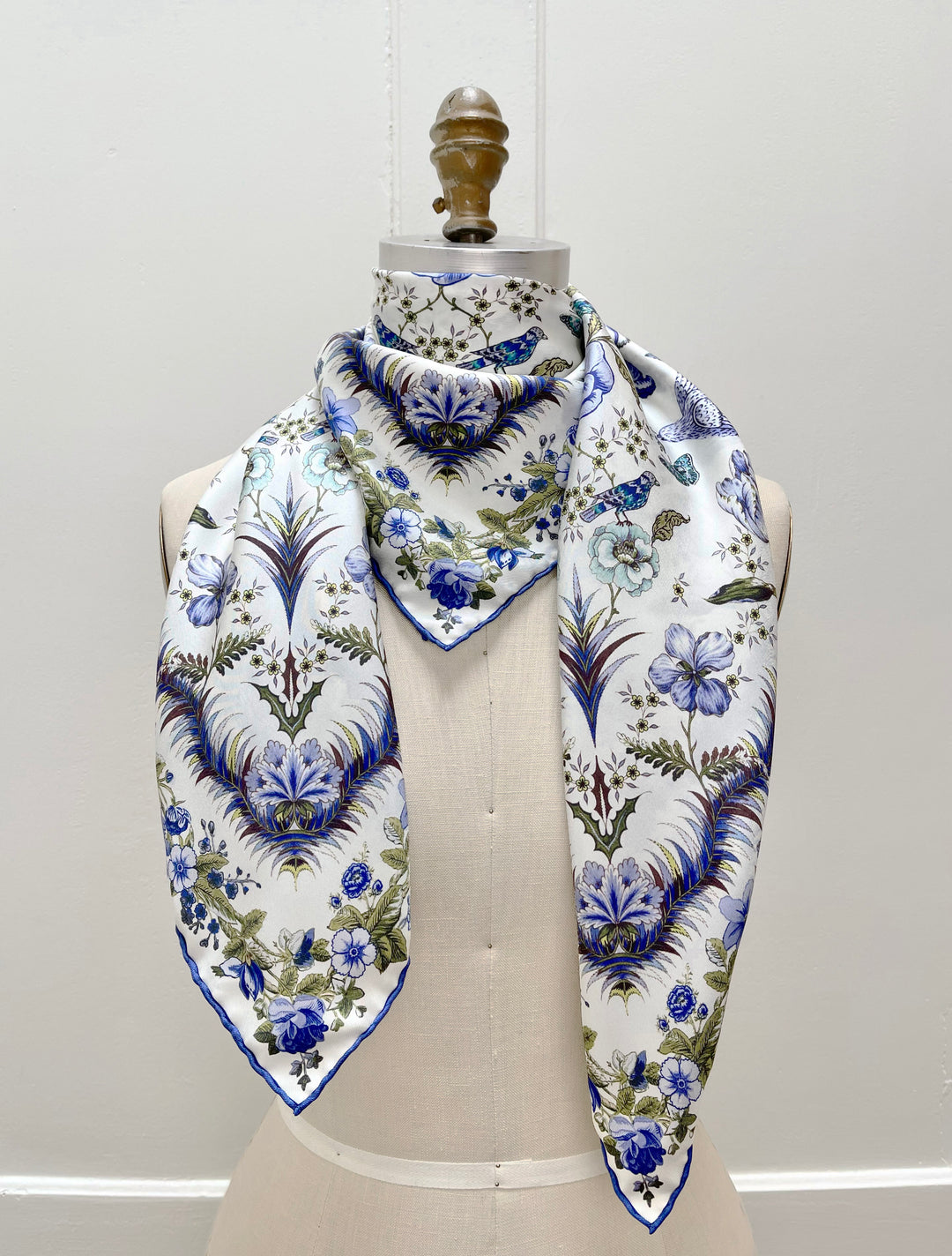 ミューラルmurral ice flower embroidery scarf ミューラルmurral ice flower embroidery scarf ミューラル