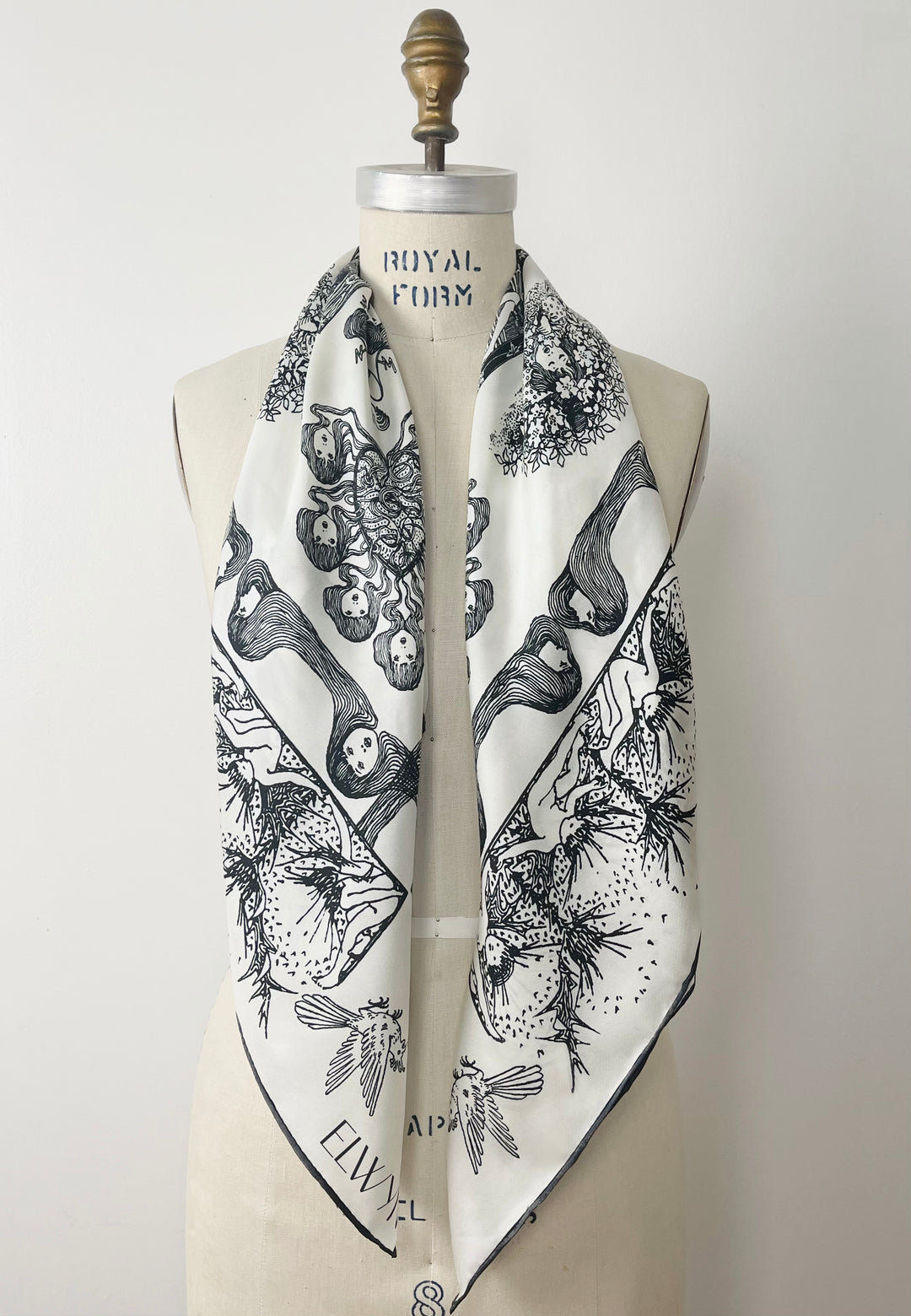 カミエルフォートヘンス SHAWL VINTAGE SILK スカーフ カミエルフォートヘンス SHAWL VINTAGE SILK スカーフ